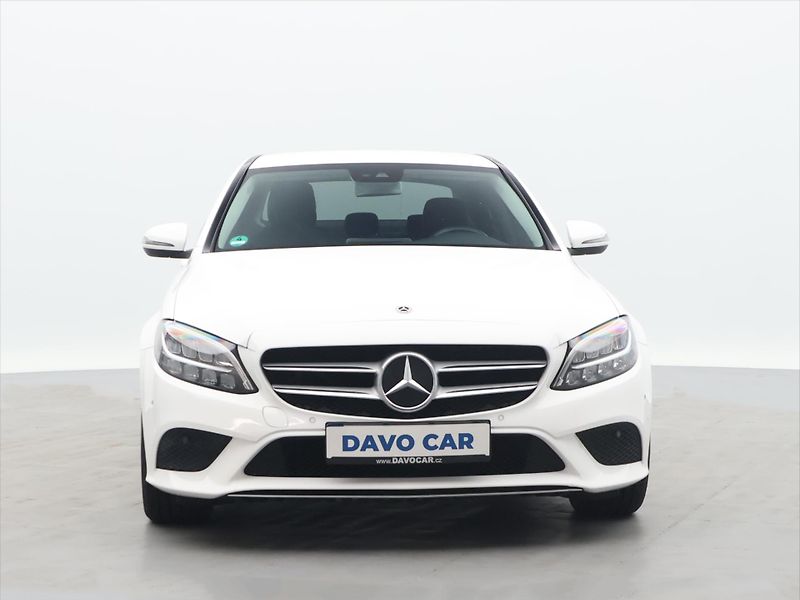 Mercedes-Benz Třídy C 1,6 C180 115 kW Full LED - fotka 2 z 32
