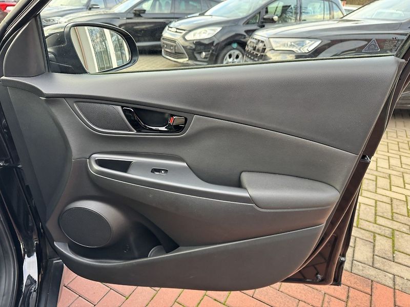 Škoda Fabia (2015) 1.2TSi Digi Klima Tempomat BT - fotka 16 z 48