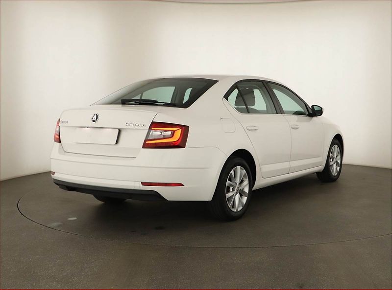 Škoda Octavia (2019) Style 1.5 TSI, Serv.kniha - fotka 5 z 14