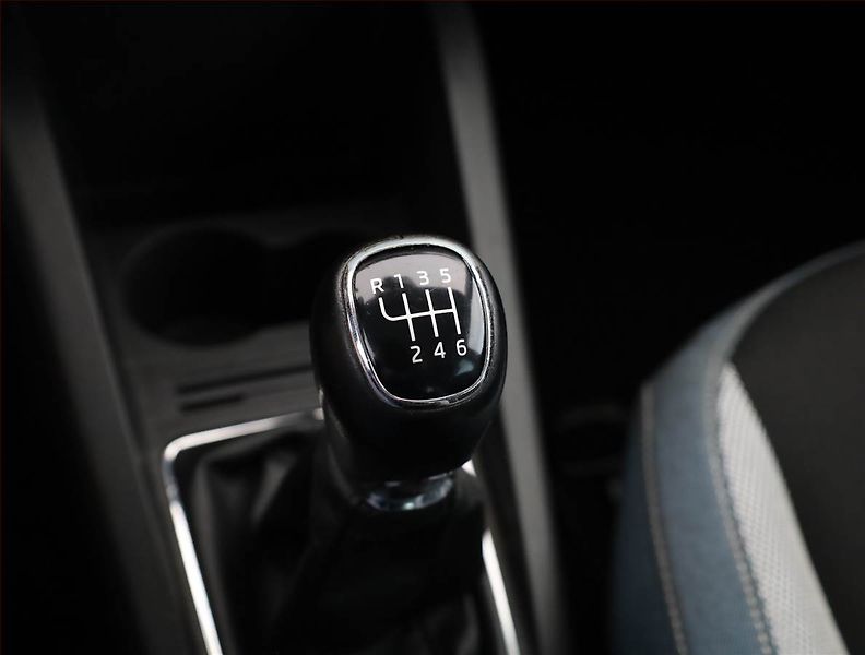 Škoda Fabia (2015) 1.2 TSI, Tempomat - fotka 16 z 20
