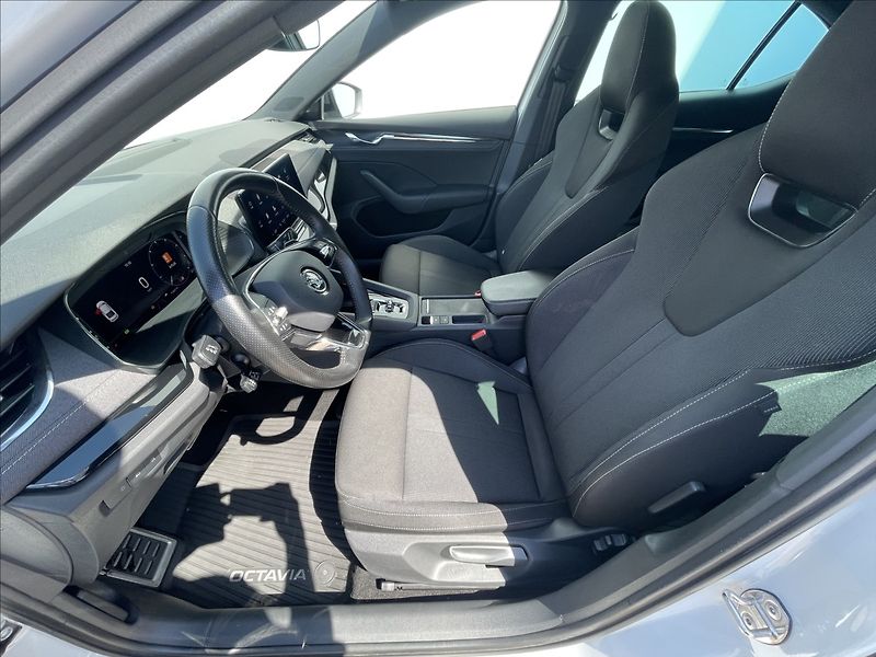 Škoda Octavia 2,0 TDI DSG Style Plus TAŽNÉ - fotka 4 z 23