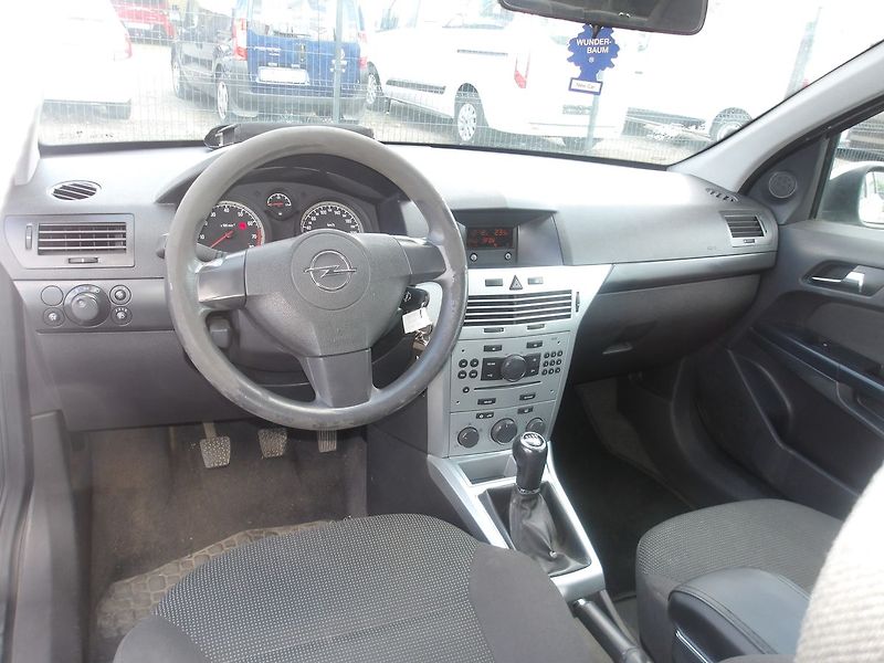 Opel Astra 1,6 16V STK 07/2028! - fotka 20 z 26