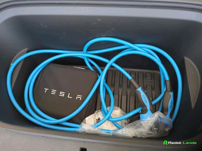 Tesla Model Y (2024) Long Range AWD Berlín | tažné - fotka 7 z 7