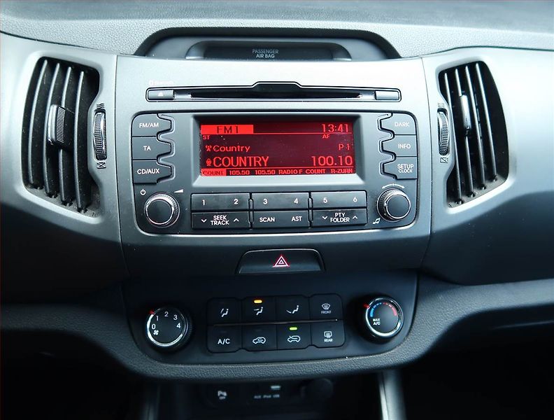 Kia Sportage (2011) 2.0 CRDi, 4X4, Automat - fotka 12 z 16