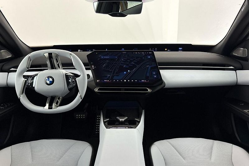 BMW i3 50 xDrive Sedan - fotka 15 z 27