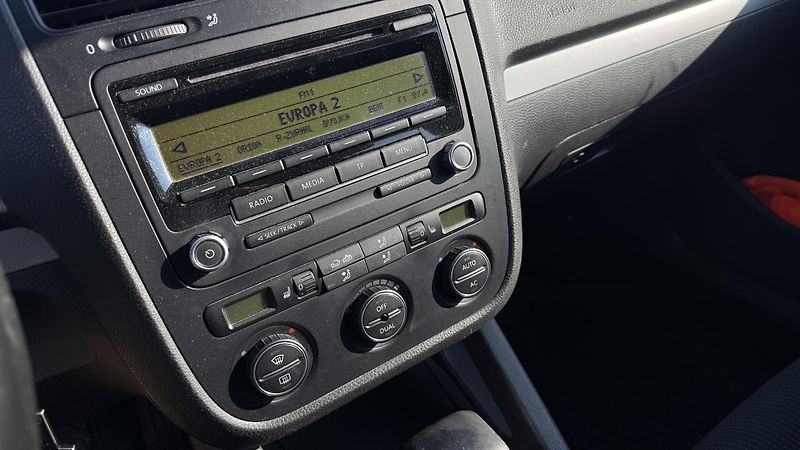 Volkswagen Golf Variant (2008) 2.0TDI DSG 103KW  - fotka 16 z 18