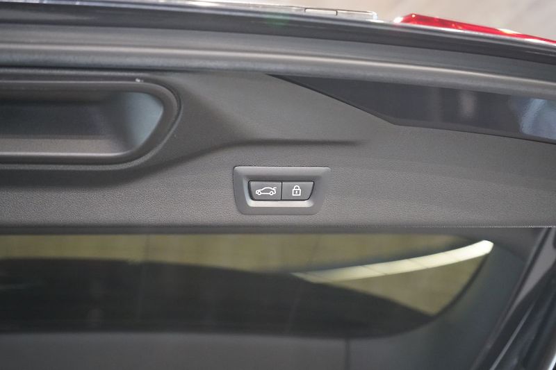 BMW X5 M50d, M Professional, Masáž - fotka 10 z 57