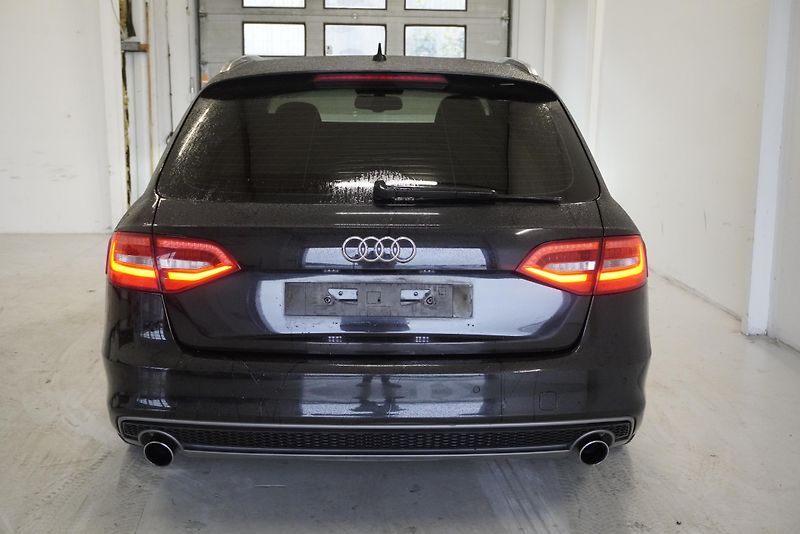 Audi A4 2.0 TFSi-165kW S-LINE QUATTRO  - fotka 9 z 27