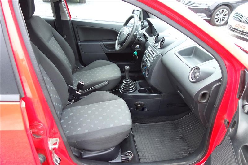 Ford Fiesta 1,3 i 51KW, ČR, BASE. - fotka 11 z 26