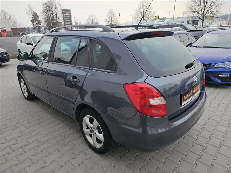 Škoda Fabia II 1,2TSi 63KW Ambiente - fotka 9 z 43