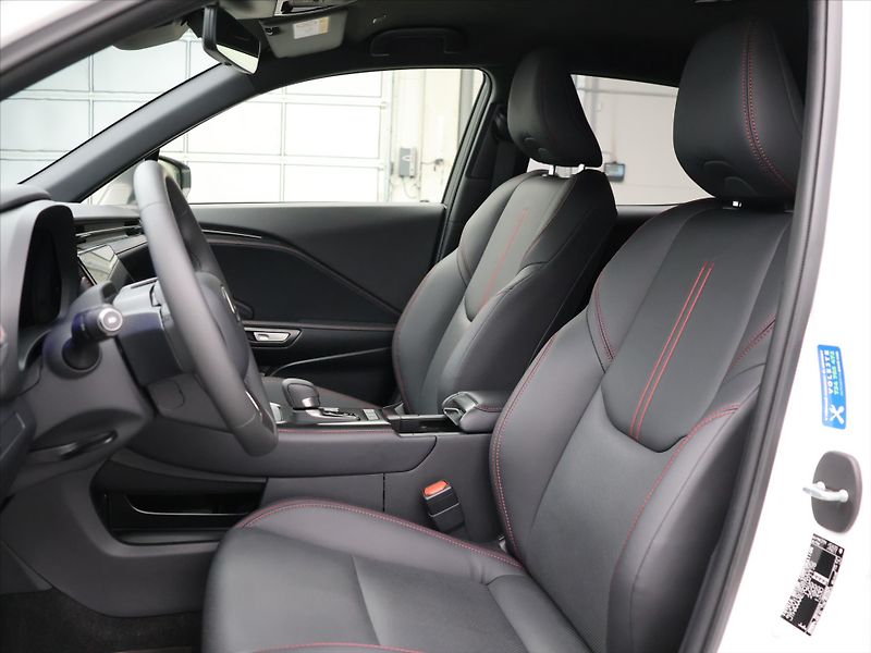 Lexus LBX 1.5 HEV 67 kW Emotion CZ DPH - fotka 11 z 30