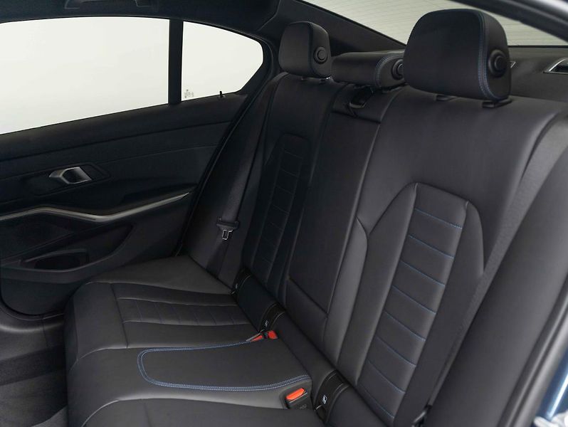 BMW Řada 3 M340d xDrive Sedan - fotka 22 z 22