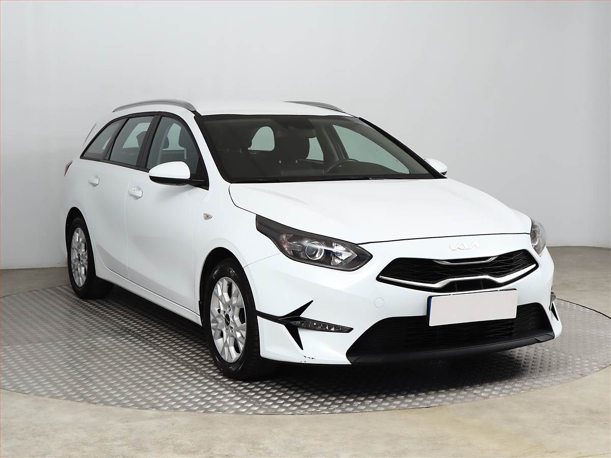 Kia Ceed 1.5 T-GDI, ČR,1.maj