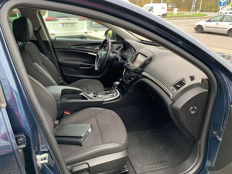Opel Insignia (2014) Sports Tourer Cosmo 2.0CDTi  - fotka 32 z 45