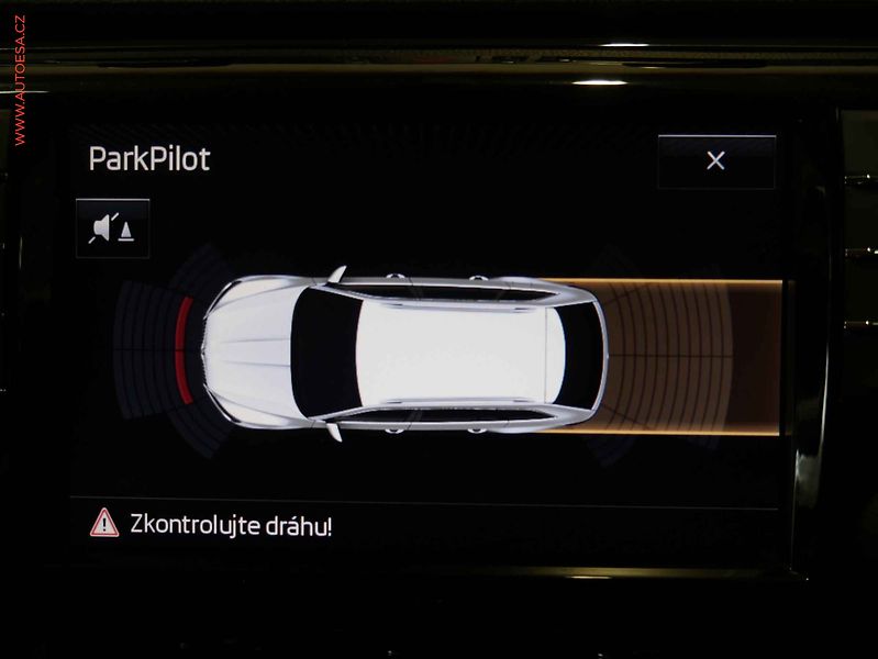 Škoda Superb (2017) 2.0 TDi, ČR, Style, DSG - fotka 13 z 23