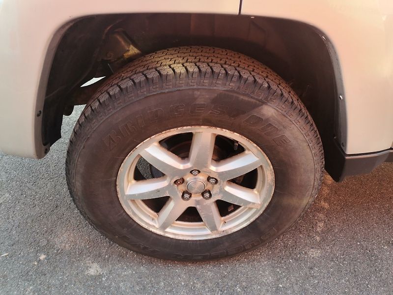 Jeep Cherokee (2009) 2.8CRD 130kw AUT 4x4 Tažné ČR - fotka 28 z 31