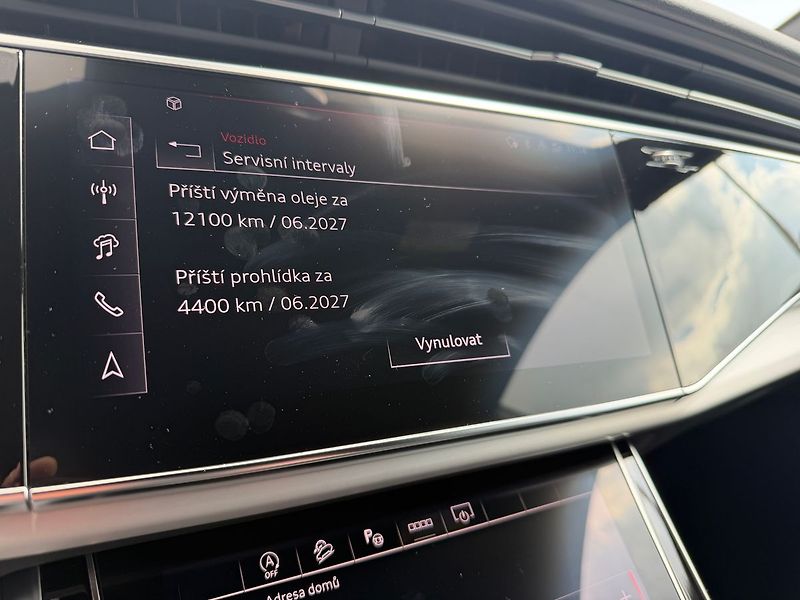 Audi Q8 S-line  50TDI 210kW webasto - fotka 15 z 25