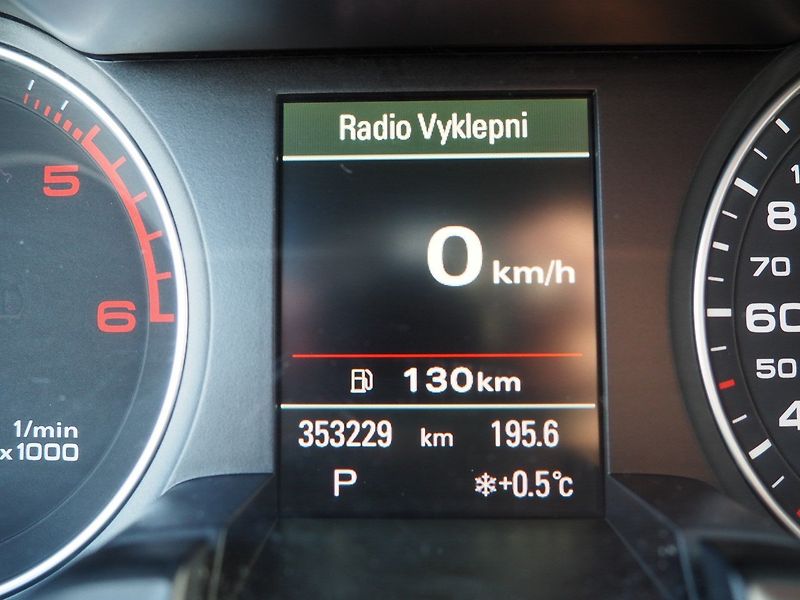 Audi A4 (2013) 2.0 TDI, 4x4, AT, S-Line - fotka 29 z 39