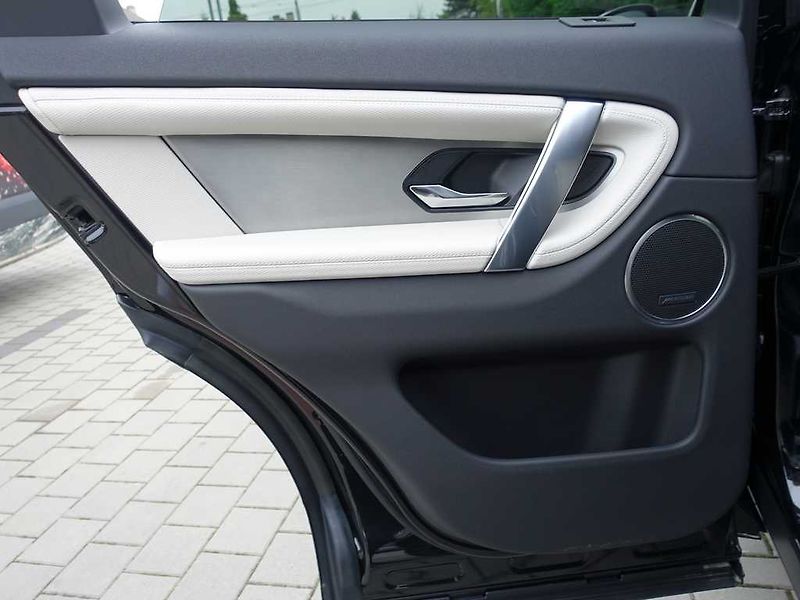 Land Rover Discovery Sport 2,0 R-Dynamic SE D200 - fotka 18 z 36