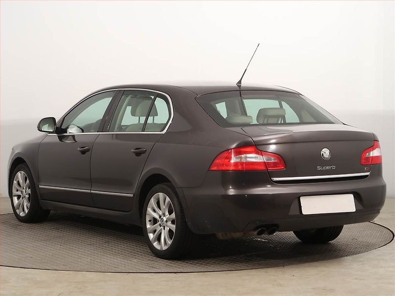 Škoda Superb (2009) 2.0 TDI, Xenony, Tempomat - fotka 4 z 13