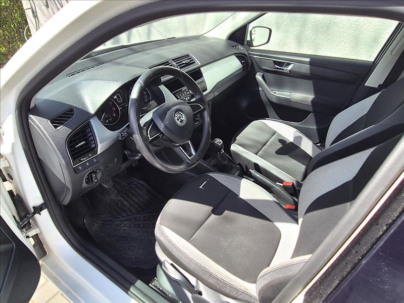 Škoda Fabia 1,0 i III 55Kw Klima,ESP - fotka 11 z 26
