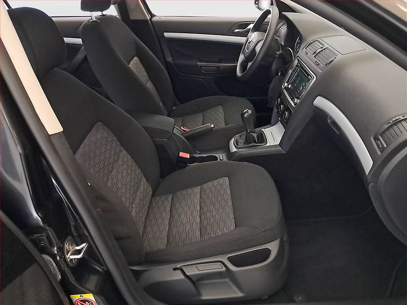 Škoda Octavia (2009) Ambiente 1.8 TSI, Serv.kniha - fotka 9 z 19