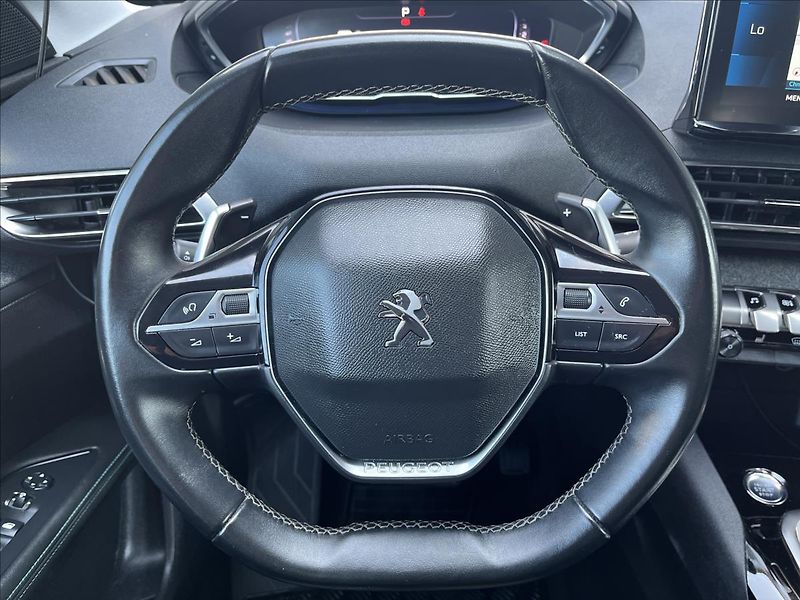 Peugeot 5008 1,2 PureTech  Allure Pack EAT8 - fotka 12 z 29