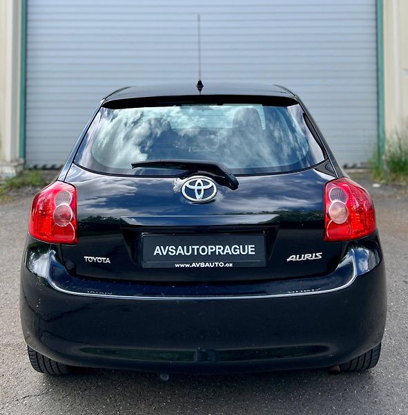 Toyota Auris (2008) 1.4 VVT-i 71 KW –  NÍZKÝ NÁJEZ - fotka 5 z 25