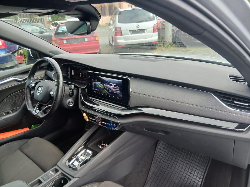 Škoda Octavia 2.0 TDI,STYLE INDIVIDUAL - fotka 48 z 58