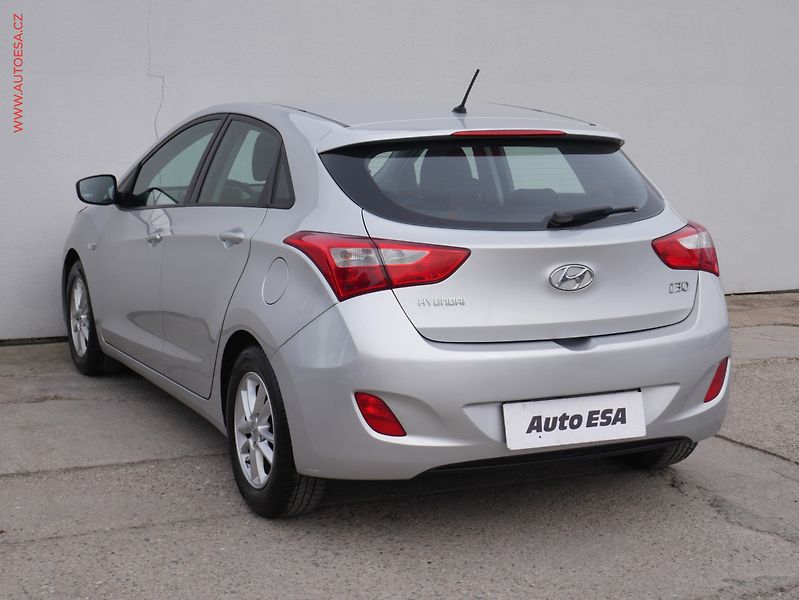 Hyundai i30 (2012) 1.4 i, ČR, AC - fotka 4 z 16