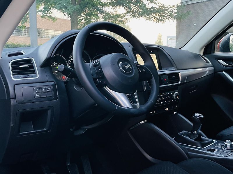 Mazda CX-5 2.0i MANUÁL VÝHŘEV SENZORY LED - fotka 25 z 41