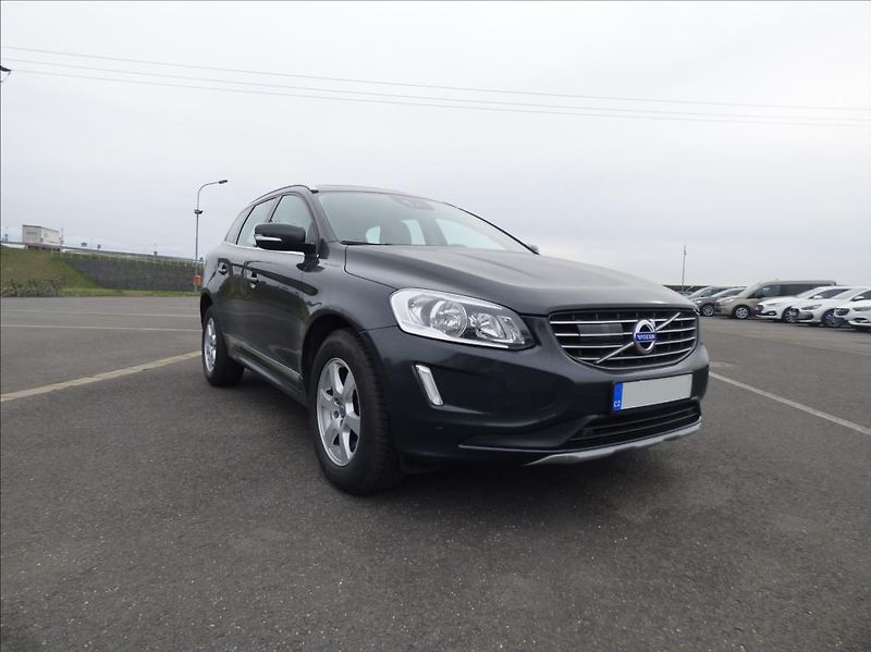 Volvo XC60 2,0 D3  Summum - fotka 1 z 34