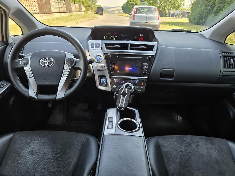 Toyota Prius (2018) Toyota Prius plus 2018 Hybrid  - fotka 12 z 18