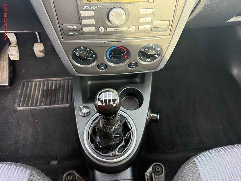 Ford Fusion (2010) 1.4 16V, ČR, AC - fotka 15 z 15