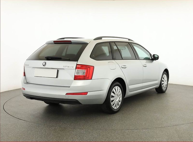 Škoda Octavia (2016) 1.6 TDI, Tempomat - fotka 5 z 12