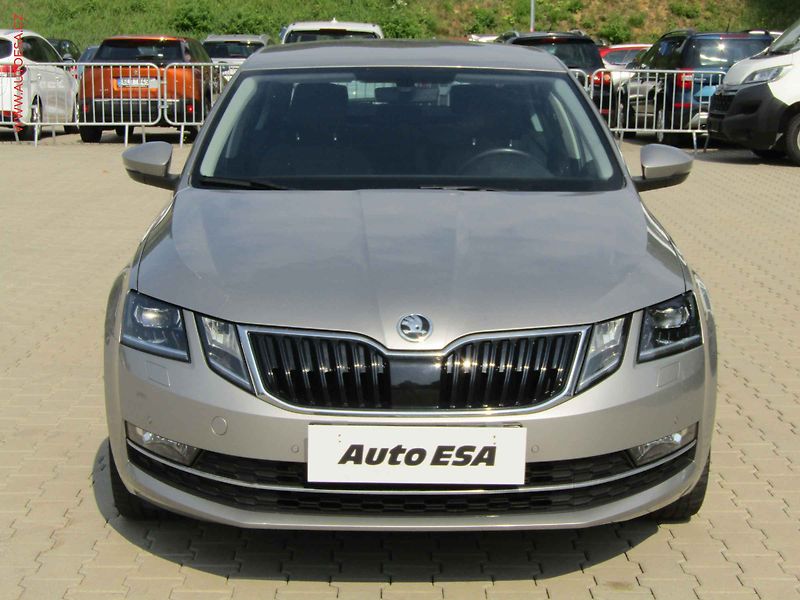 Škoda Octavia (2019) 1.5 TSi, ČR, Style, LED, navi - fotka 2 z 16