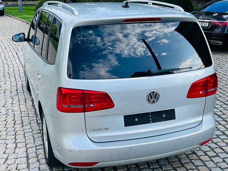 Volkswagen Touran 2.0TD MANUÁL 1MAJITEL SERVISKA - fotka 18 z 49