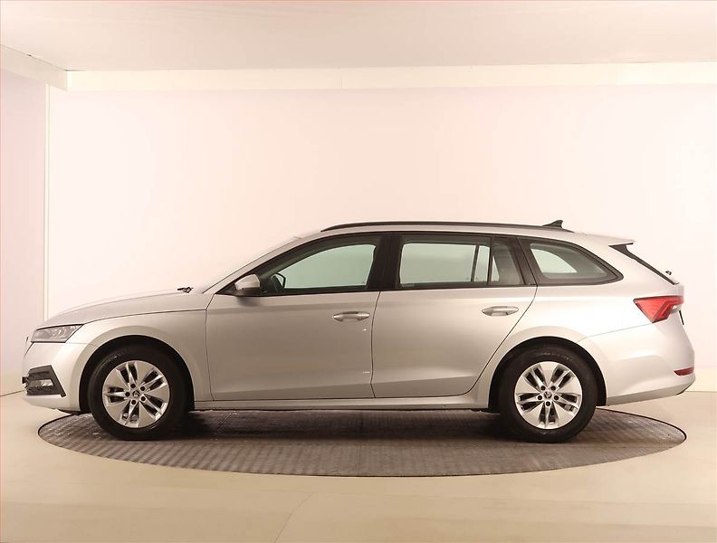 Škoda Octavia (2023) Ambition 2.0 TDI, ČR,1.maj - fotka 3 z 24