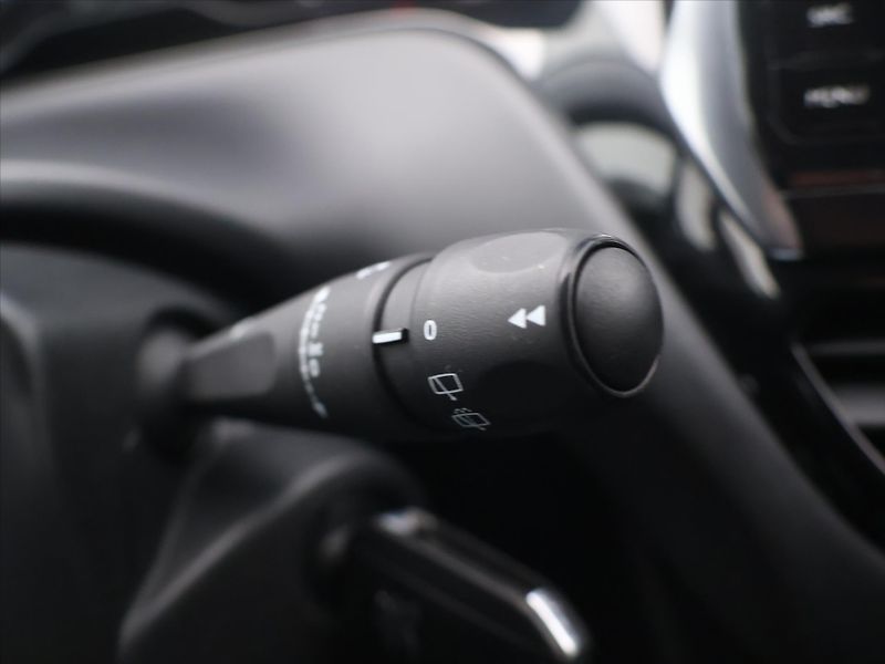 Peugeot 208 1,2 PureTech Klima CZ 1.Maj. - fotka 21 z 32