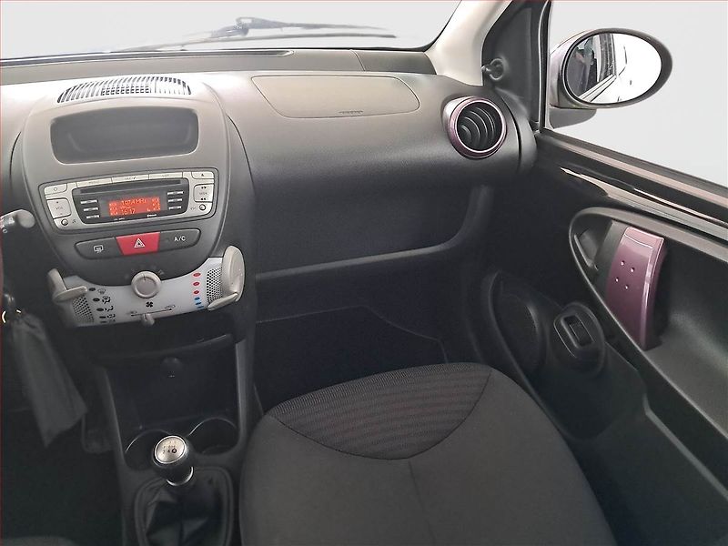 Peugeot 107 (2014) 1.0 - fotka 8 z 14