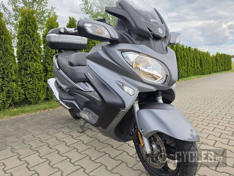 Suzuki Burgman 650 Executive (2014) ABS - fotka 2 z 17