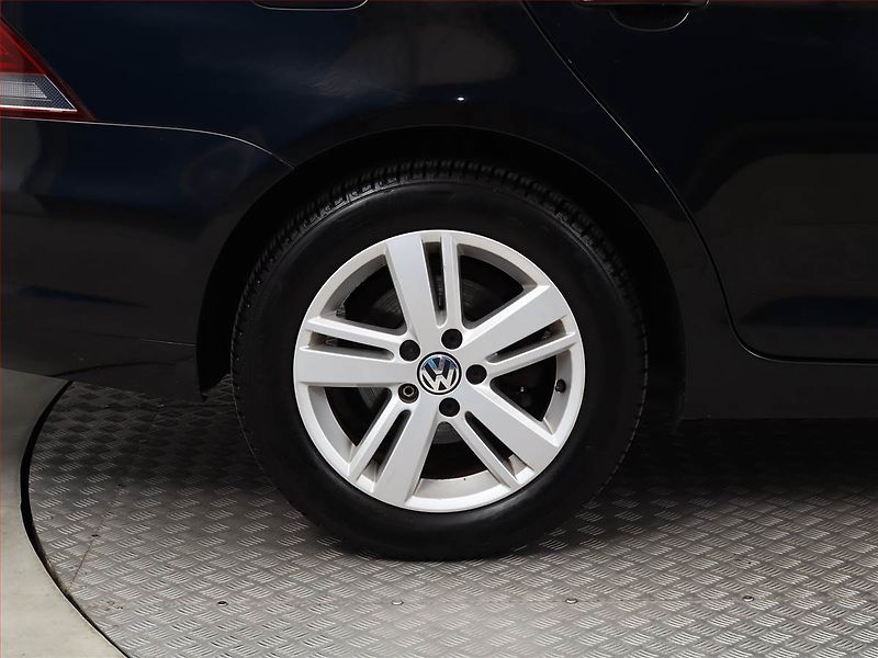 Volkswagen Golf (2013) 1.2 TSI, Serv.kniha - fotka 12 z 15