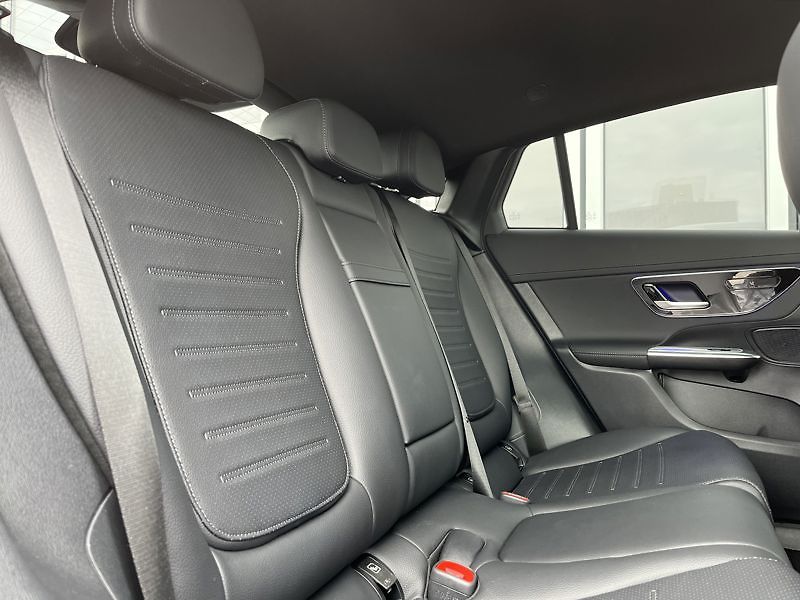 Mercedes-Benz GLC Coupé 300 d 4MATIC kupé AMG Ni - fotka 17 z 18