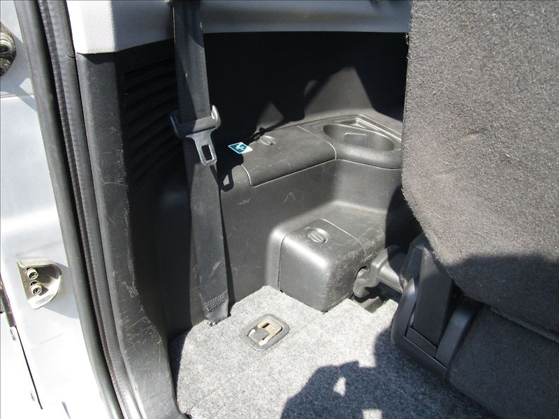 Mitsubishi Pajero 3.2 Di-D, 4x4, aut. klima, 7 m - fotka 49 z 54