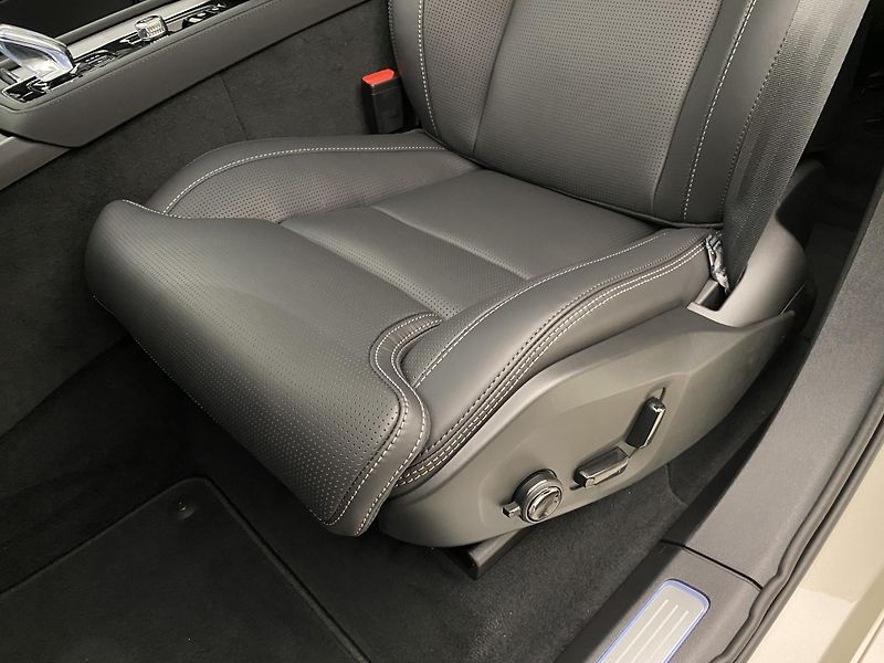 Volvo XC90 (2026) B5 AWD AUT BRIGHT ULTRA 7míst - fotka 30 z 71