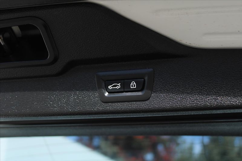 BMW X5 xDrive 30d 190kW M PAKET ČR - fotka 28 z 28