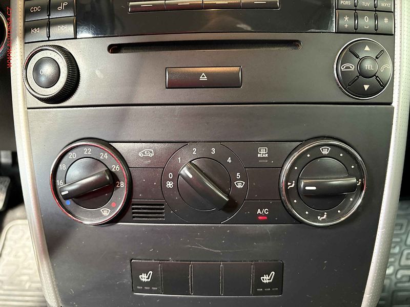 Mercedes-Benz Třídy A (2007) 1.5i, Klima - fotka 13 z 14