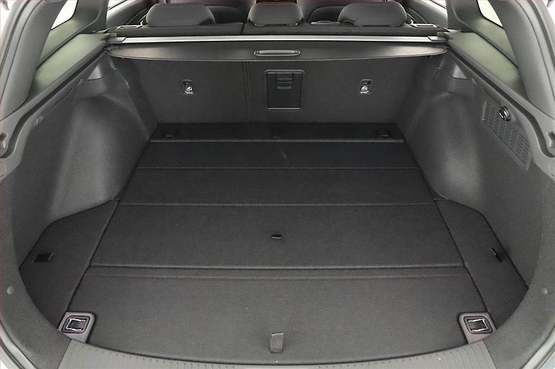 Hyundai i30 (2025) 1.5 T-GDI MHEV 48V, N- Line - fotka 9 z 12