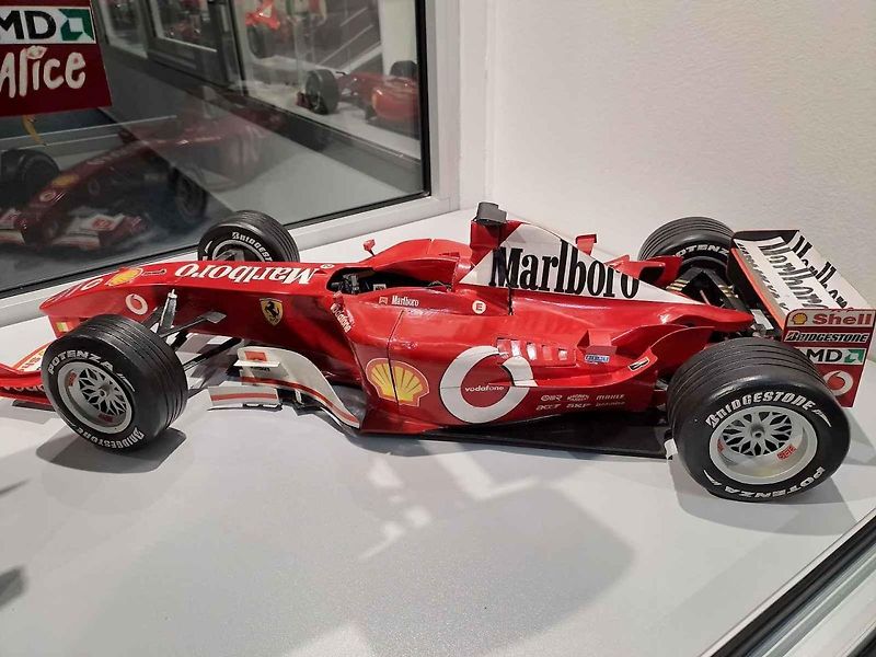Unikátní modely závodních vozů Ferrari jsou k vidění na výstavě Legenda z Maranella v Technickém muzeu v Brně.
