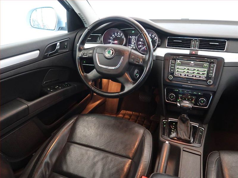 Škoda Superb (2012) 2.0 TDI, Automat, Navi, Xenony - fotka 7 z 15